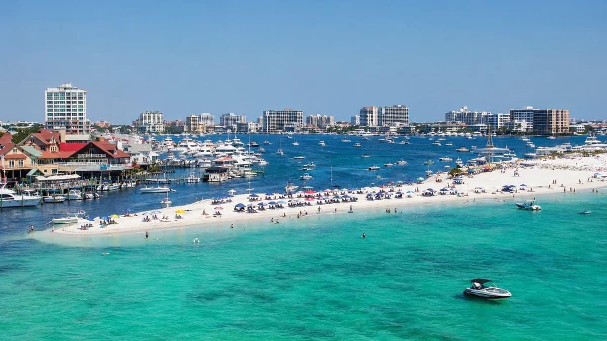 How Crowded Is Destin? What to Expect by Season
